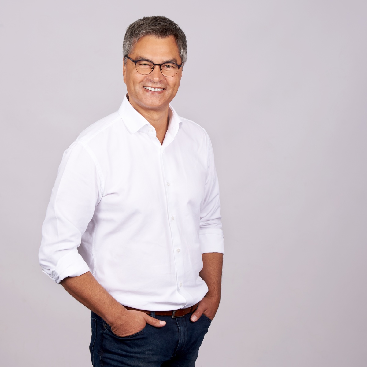 Andreas Weiß, Finanzplaner (EAFP), im weißen Hemd